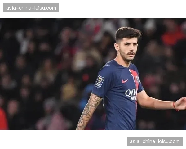 贝拉尔多踢新位置表现出色，恩里克盛赞其出球简洁高效